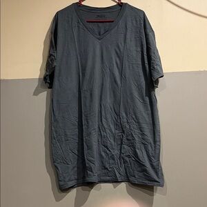 Gildan Men’s 2XL V-Neck T-Shirts (Pack of 4) — Black, Gray & Sport Grey